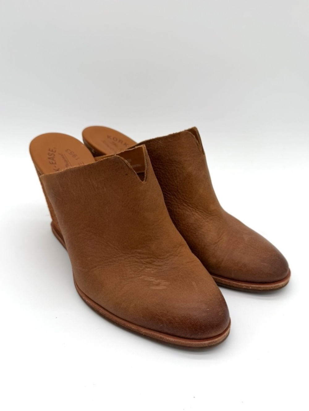 Kork-Ease Para Brown Leather Stacked Wedge Mules Boho V-Notch Clogs Size 9M